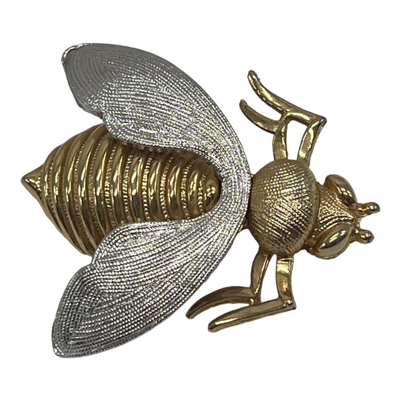 Gold Silver Toned Bee Brooch Pin Texturized - Picture 1 of 5